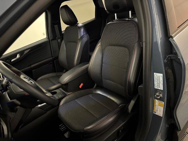 Certified 2025 Ford Escape ST-Line w/ Equipment Group 301A image 17