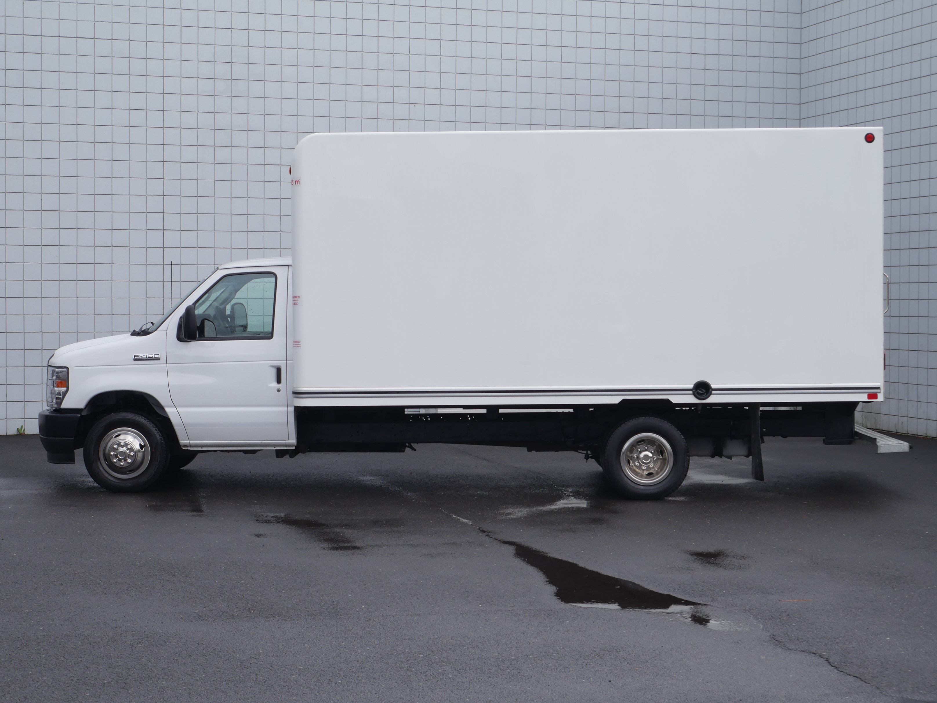Certified 2025 Ford E-450 and Econoline 450 Super Duty w/ Power Equipment Group RWD image 9