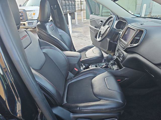 Used 2019 Jeep Cherokee Trailhawk w/ Comfort/Convenience Group AWD/4WD image 10