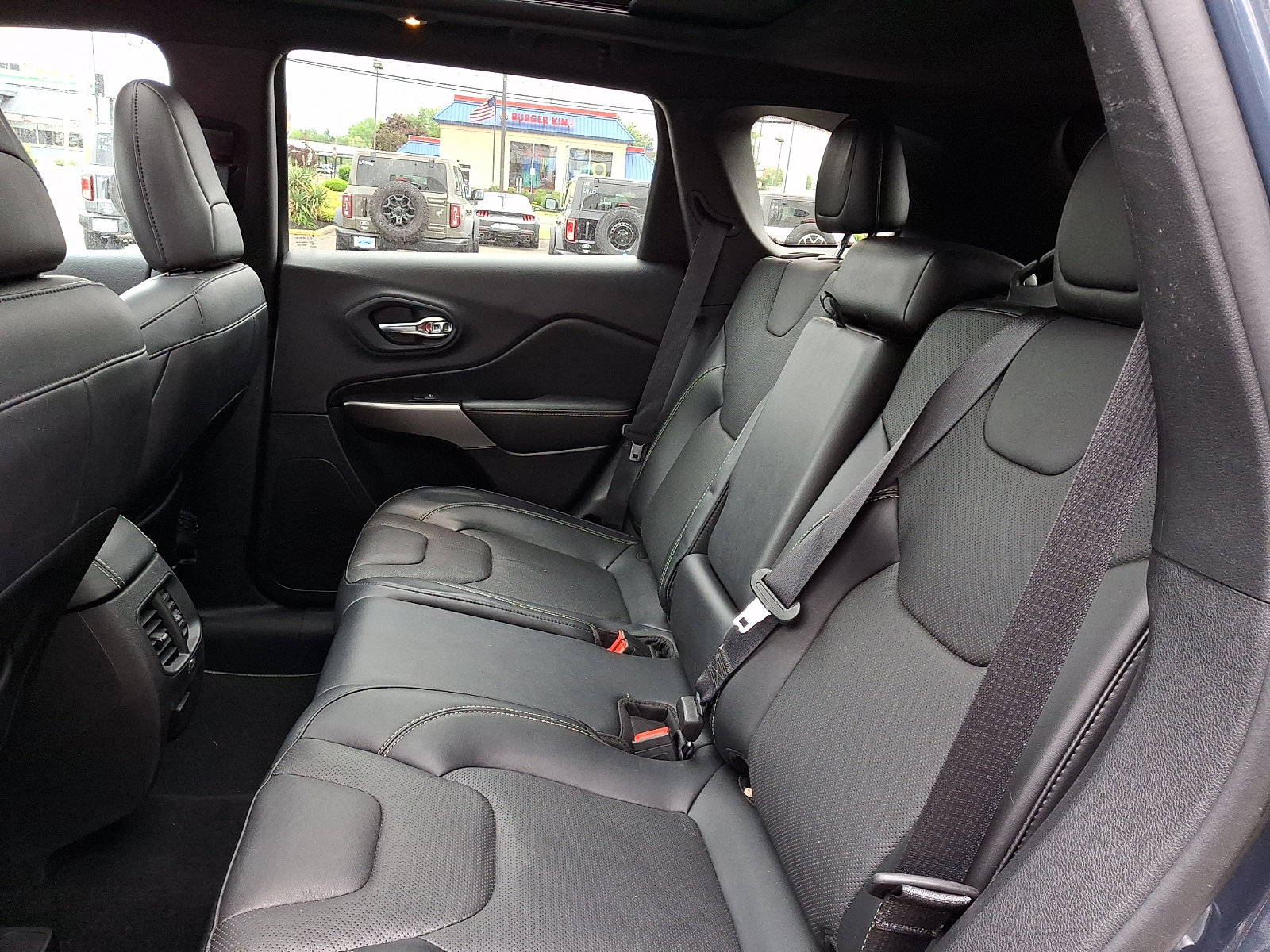 Used 2021 Jeep Cherokee Latitude Lux 80th Anniv w/ Quick Order Package 26U 80TH AWD/4WD image 11