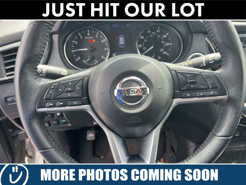 Used 2018 Nissan Rogue SV AWD/4WD image 10