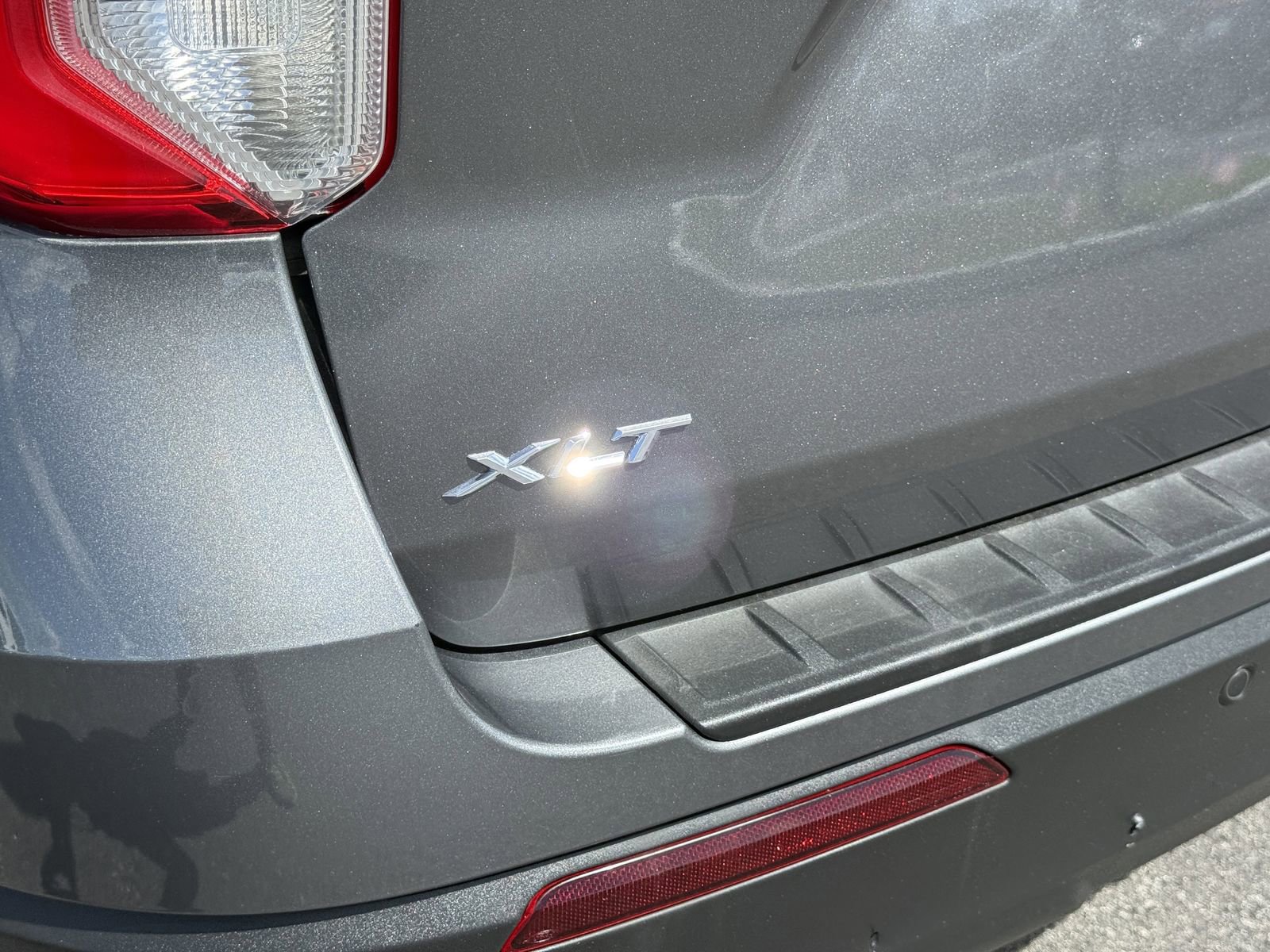 Certified 2023 Ford Explorer XLT RWD image 11