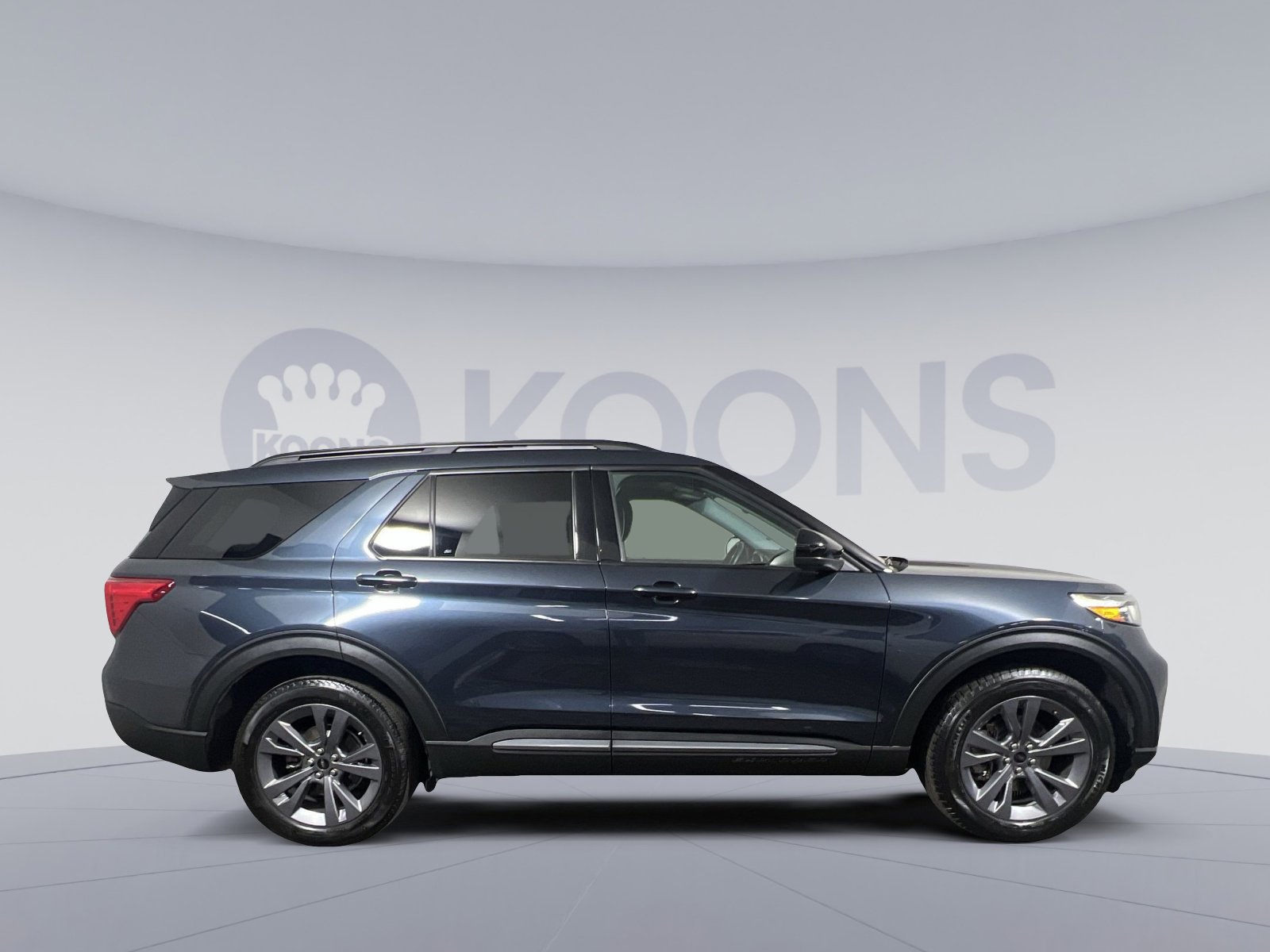 Certified 2022 Ford Explorer XLT w/ Equipment Group 202A image 8