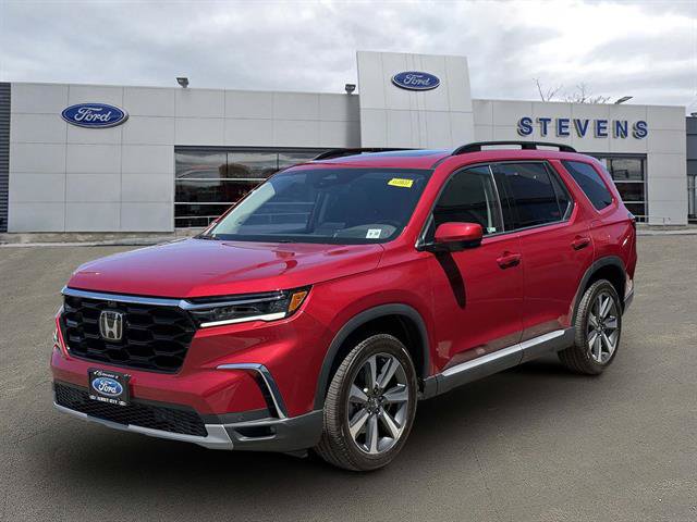 Used 2025 Honda Pilot Elite image 2
