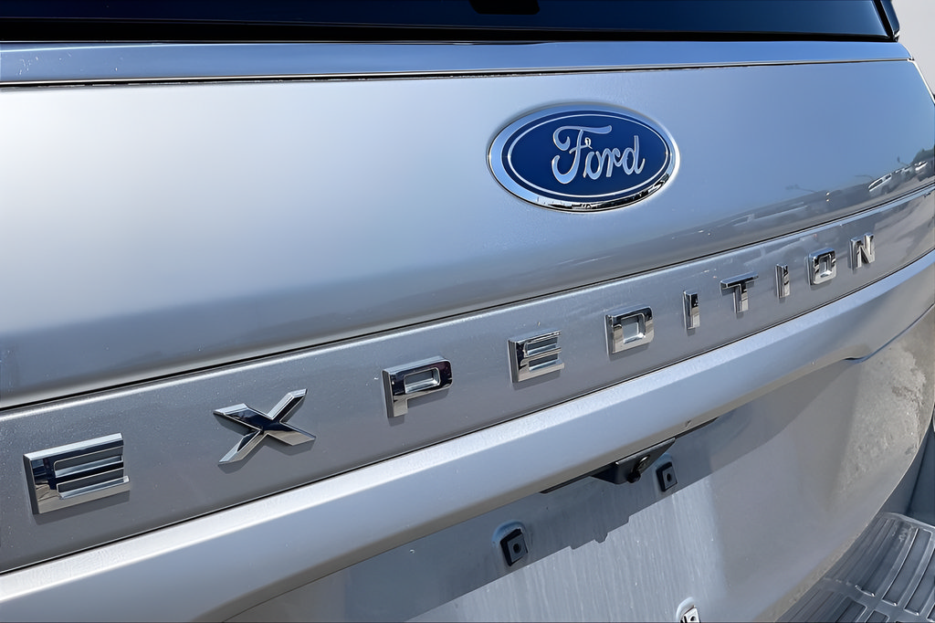Certified 2022 Ford Expedition XLT RWD image 34