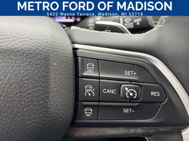 Used 2023 Jeep Grand Cherokee Limited AWD/4WD image 27