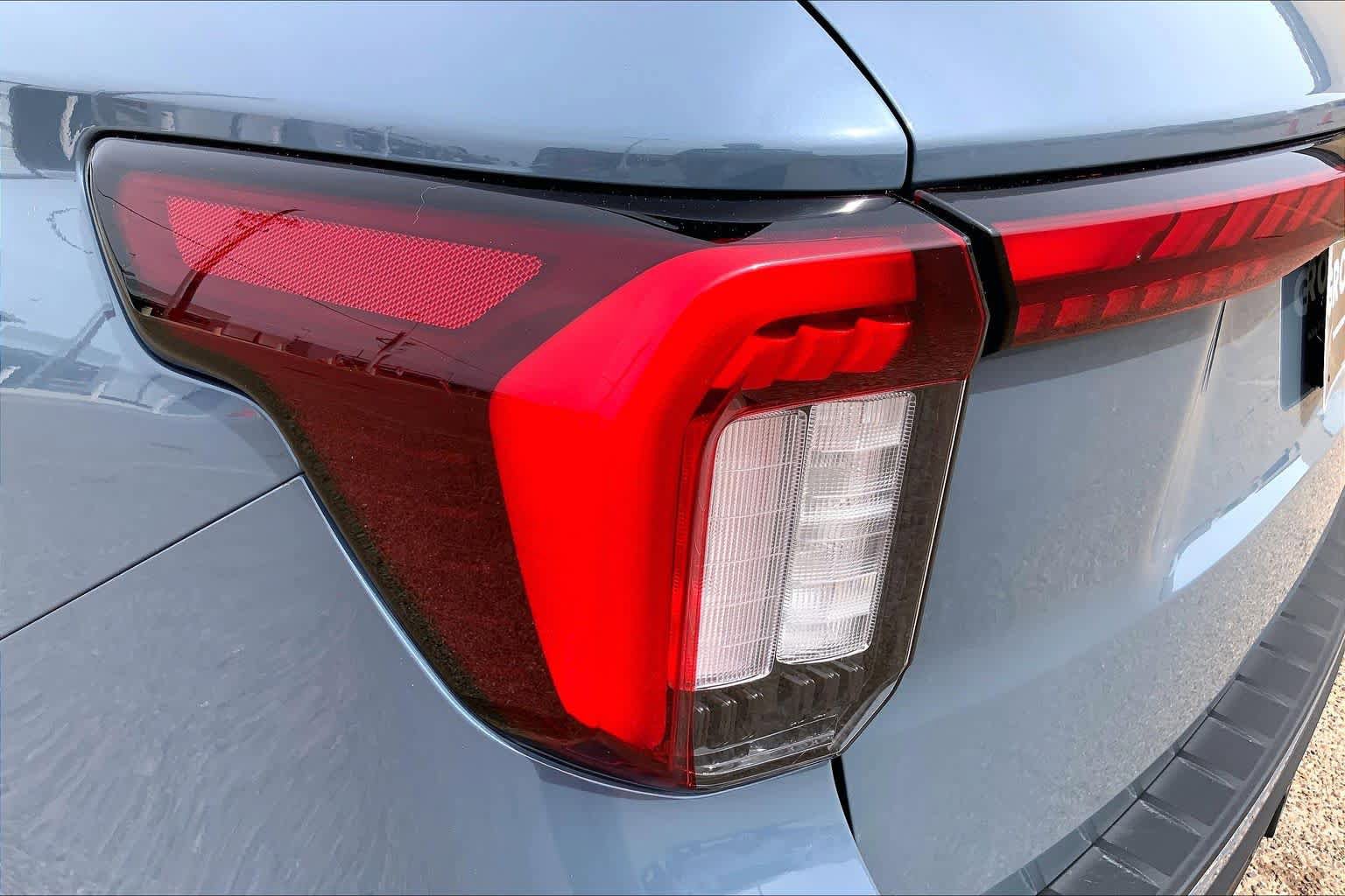 Certified 2025 Ford Explorer ST-Line w/ Premium Package RWD image 29
