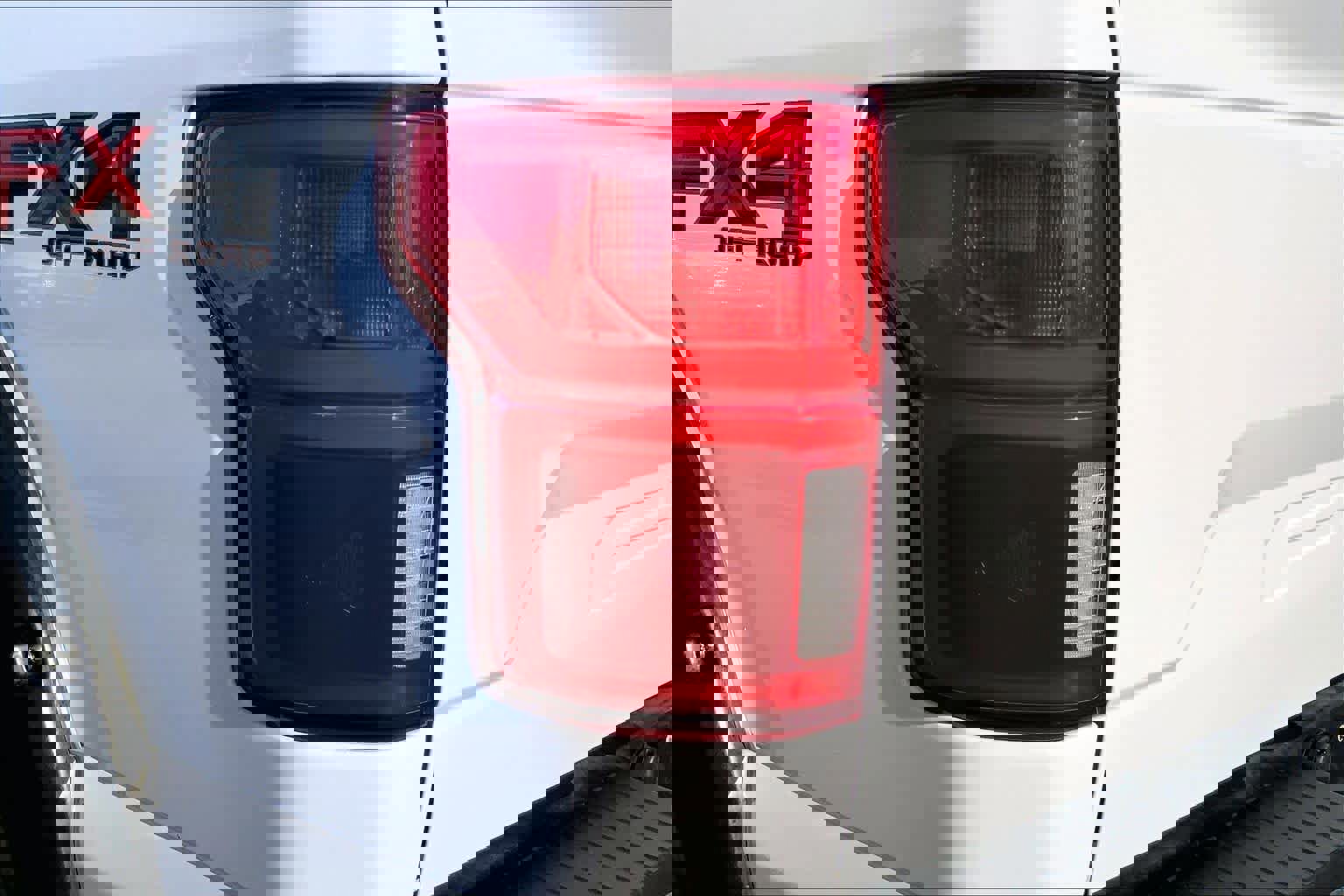 Certified 2020 Ford F150 Lariat w/ Equipment Group 502A Luxury image 25