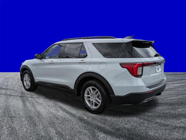 Certified 2026 Ford Explorer Active w/ Active Comfort Package RWD image 6