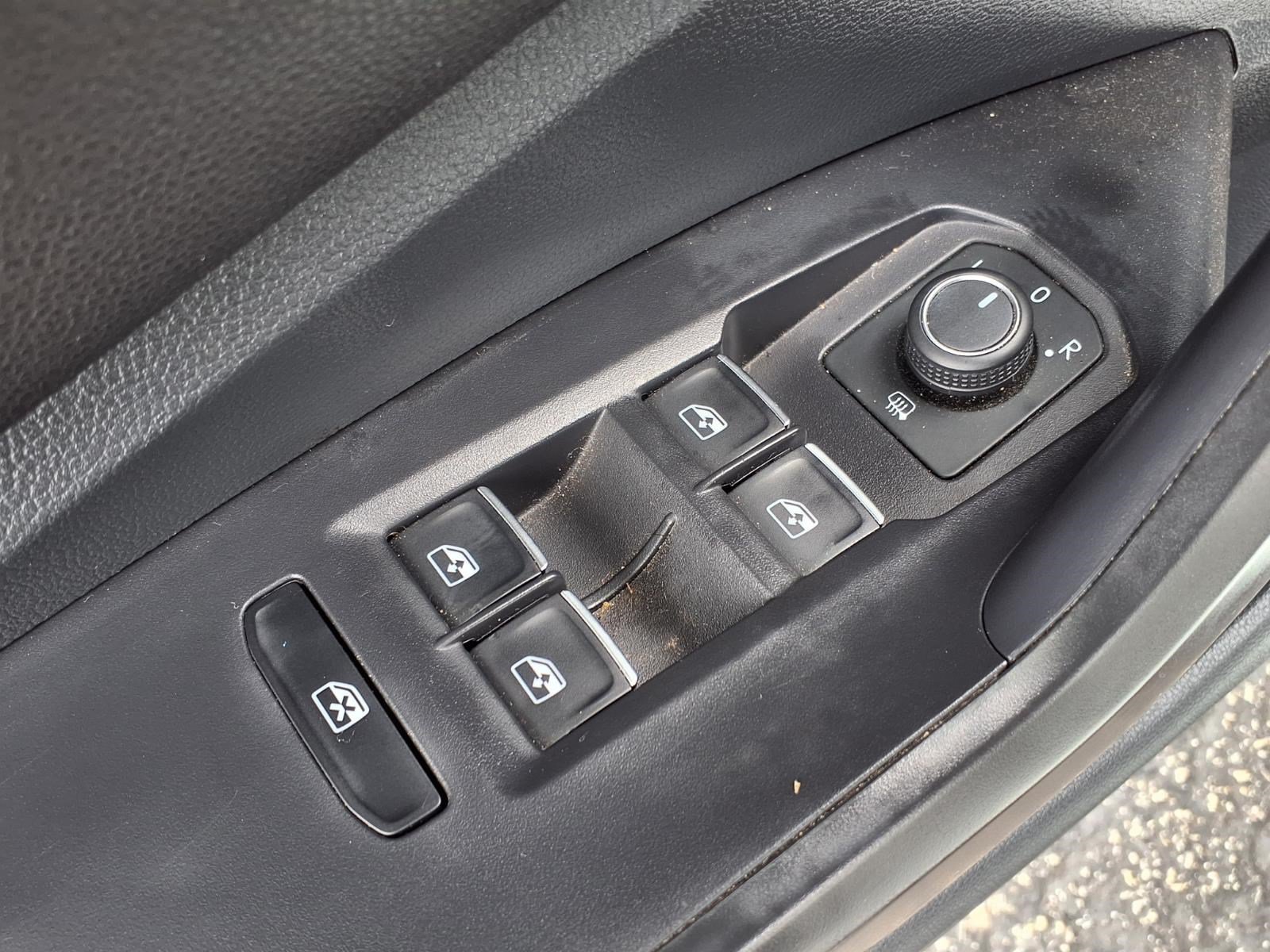 Used 2024 Volkswagen Jetta SE w/ Panoramic Sunroof Package FWD image 16