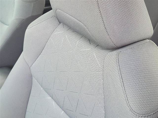 Used 2021 Toyota RAV4 XLE FWD image 14