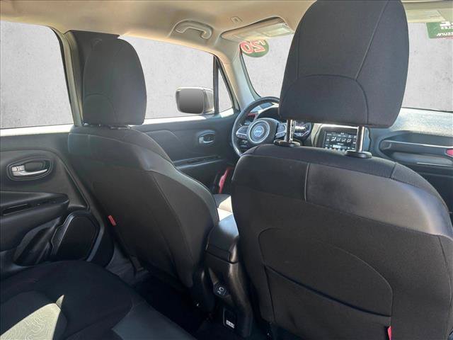 Used 2020 Jeep Renegade Trailhawk w/ Cold Weather Group AWD/4WD image 19