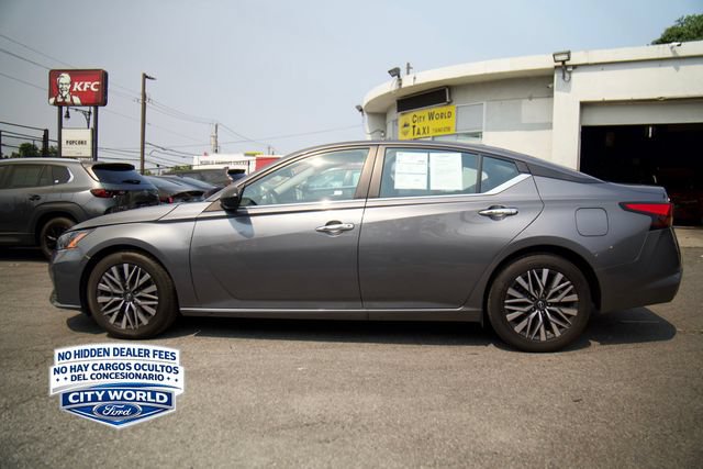 Used 2025 Nissan Altima 2.5 SV FWD image 5