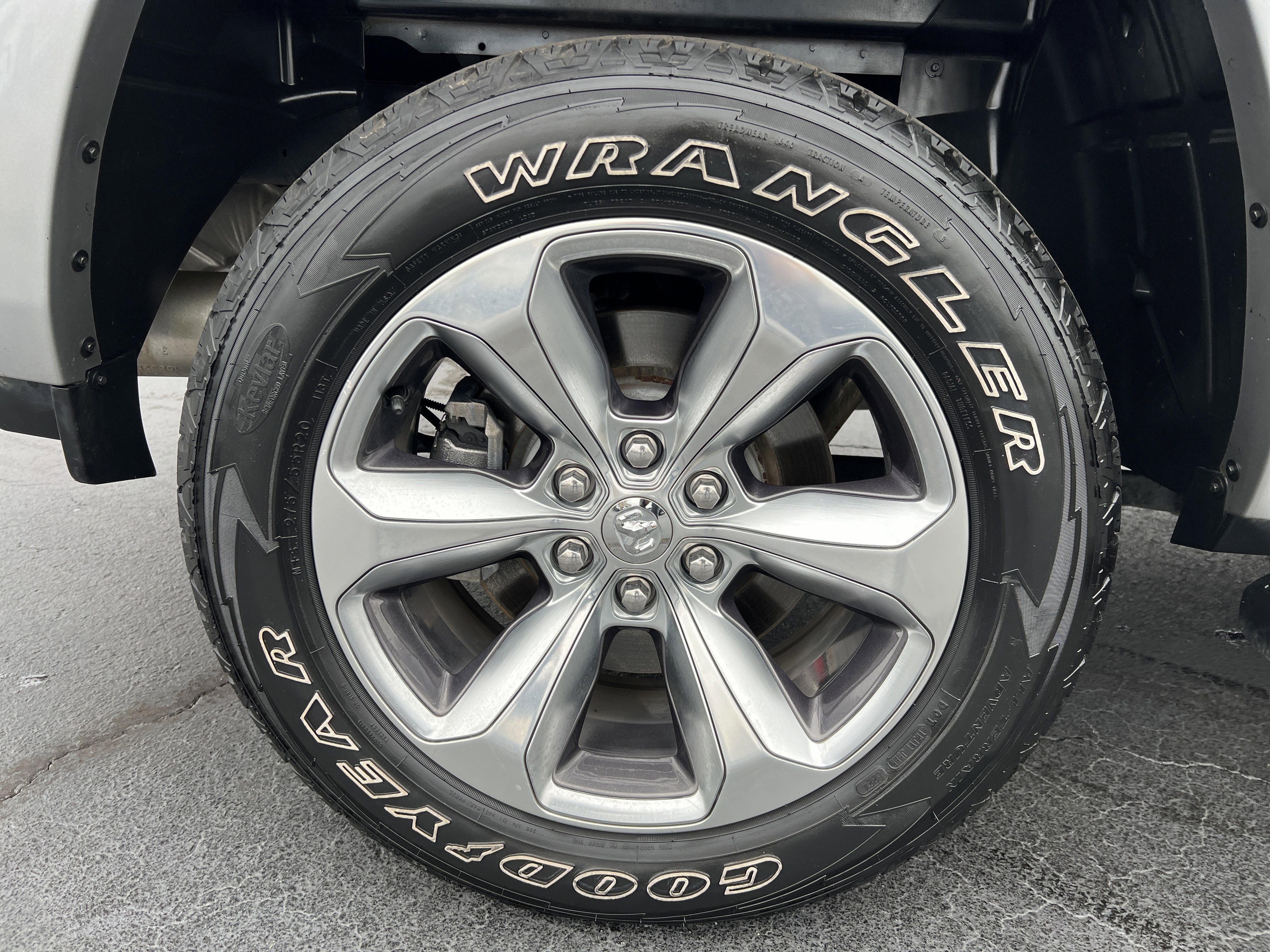 Used 2019 RAM 1500 Laramie image 20