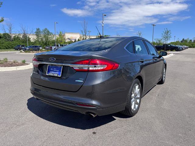 Certified 2017 Ford Fusion SE FWD image 4