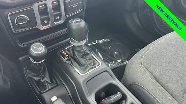 Used 2025 Jeep Wrangler Sport AWD/4WD image 25