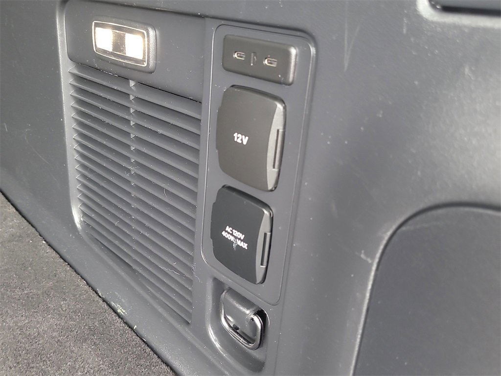 Certified 2025 Ford Expedition Max Platinum image 11