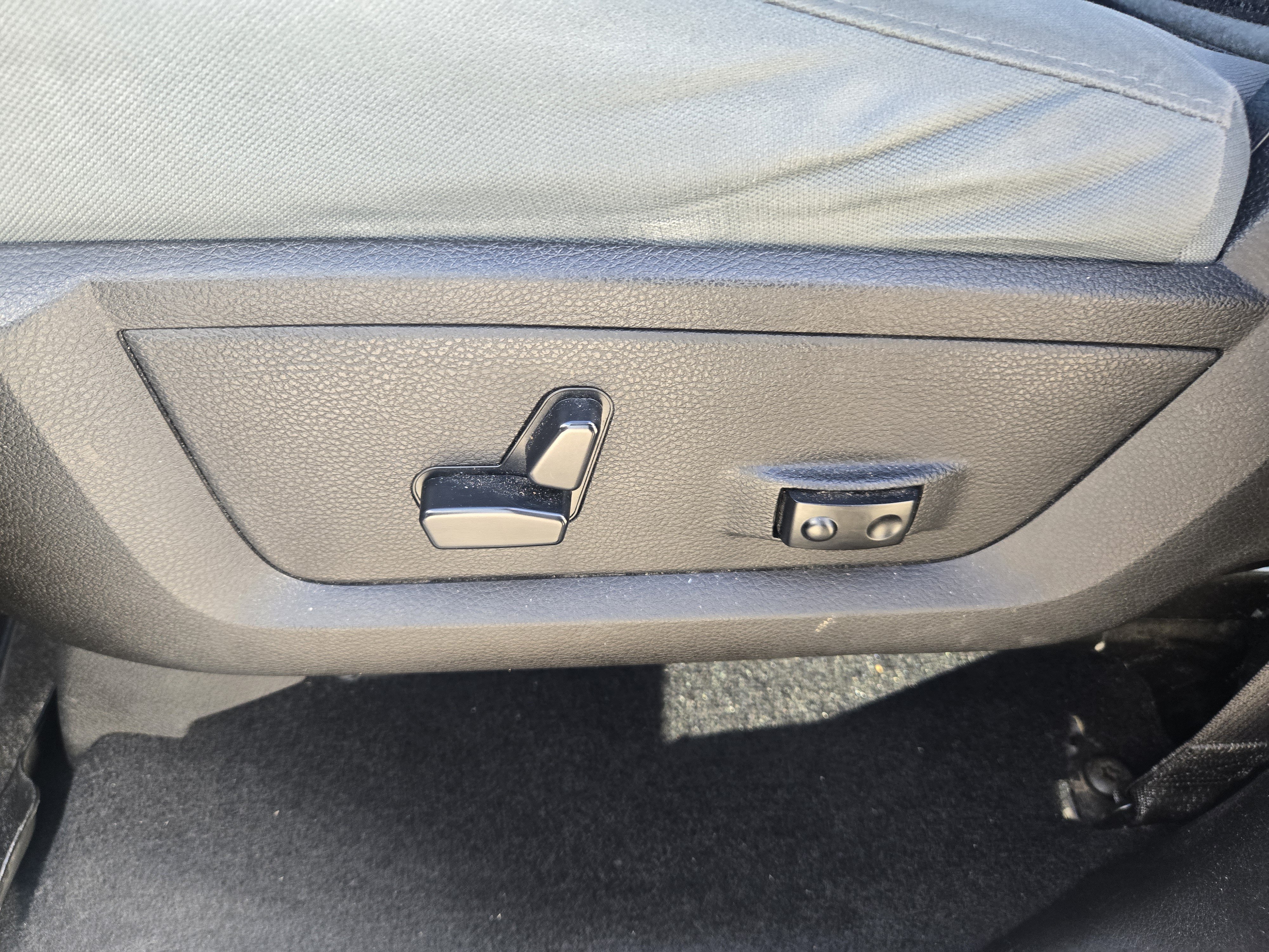 Used 2019 RAM 1500 Classic SLT w/ Luxury Group AWD/4WD image 20