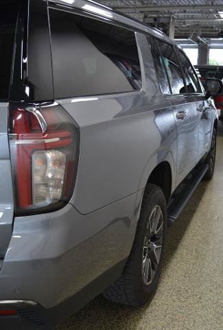 Used 2022 Chevrolet Suburban Z71 w/ Luxury Package AWD/4WD image 7