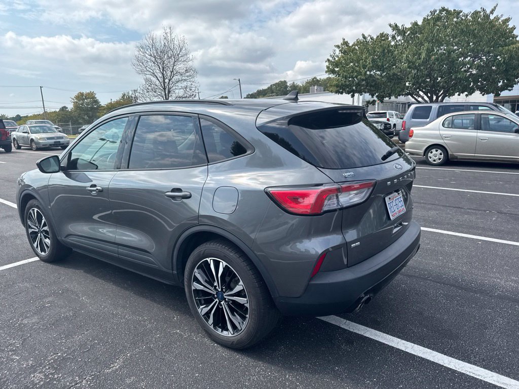 Certified 2022 Ford Escape SE w/ SE Sport Appearance Package FWD image 8
