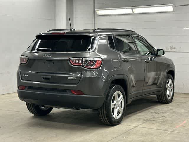 Used 2024 Jeep Compass Latitude AWD/4WD image 31