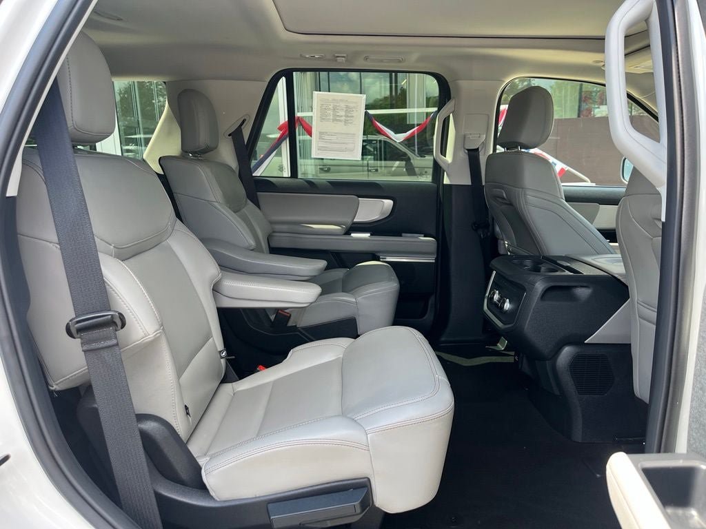 Certified 2025 Ford Expedition Active AWD/4WD image 19