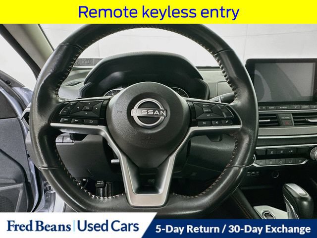 Used 2024 Nissan Altima 2.5 SR FWD image 14