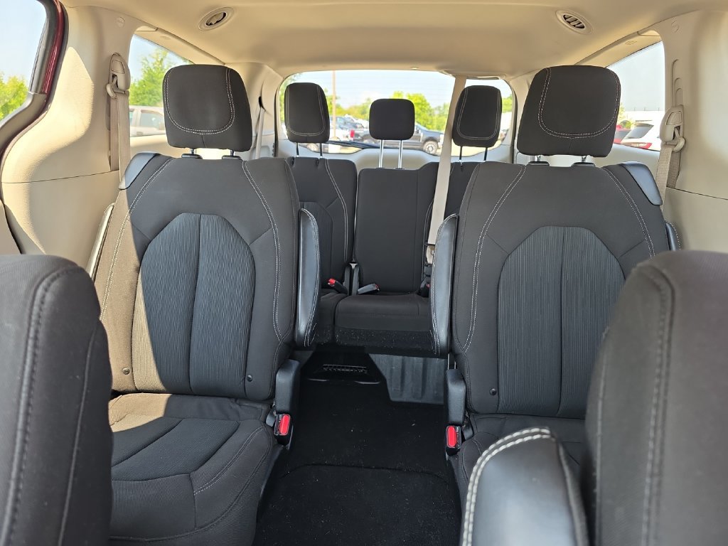 Used 2023 Chrysler Voyager LX FWD image 15