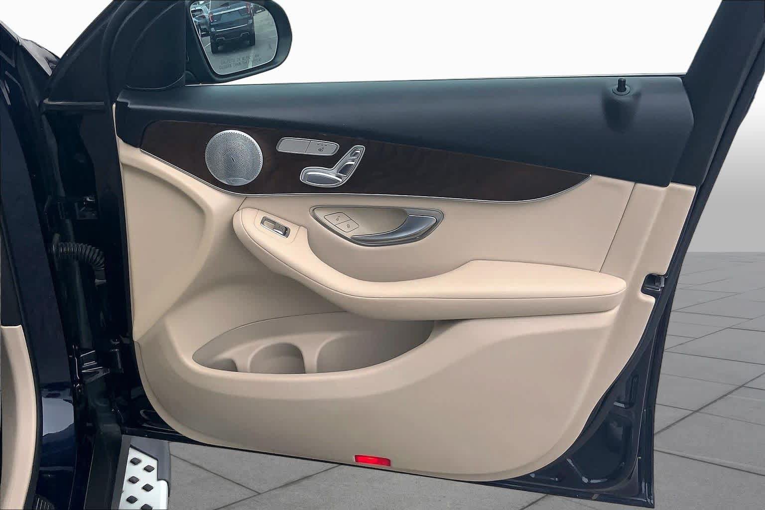 Used 2019 Mercedes-Benz GLC 300 4MATIC image 22