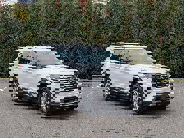 Certified 2025 Ford Explorer Active image 7