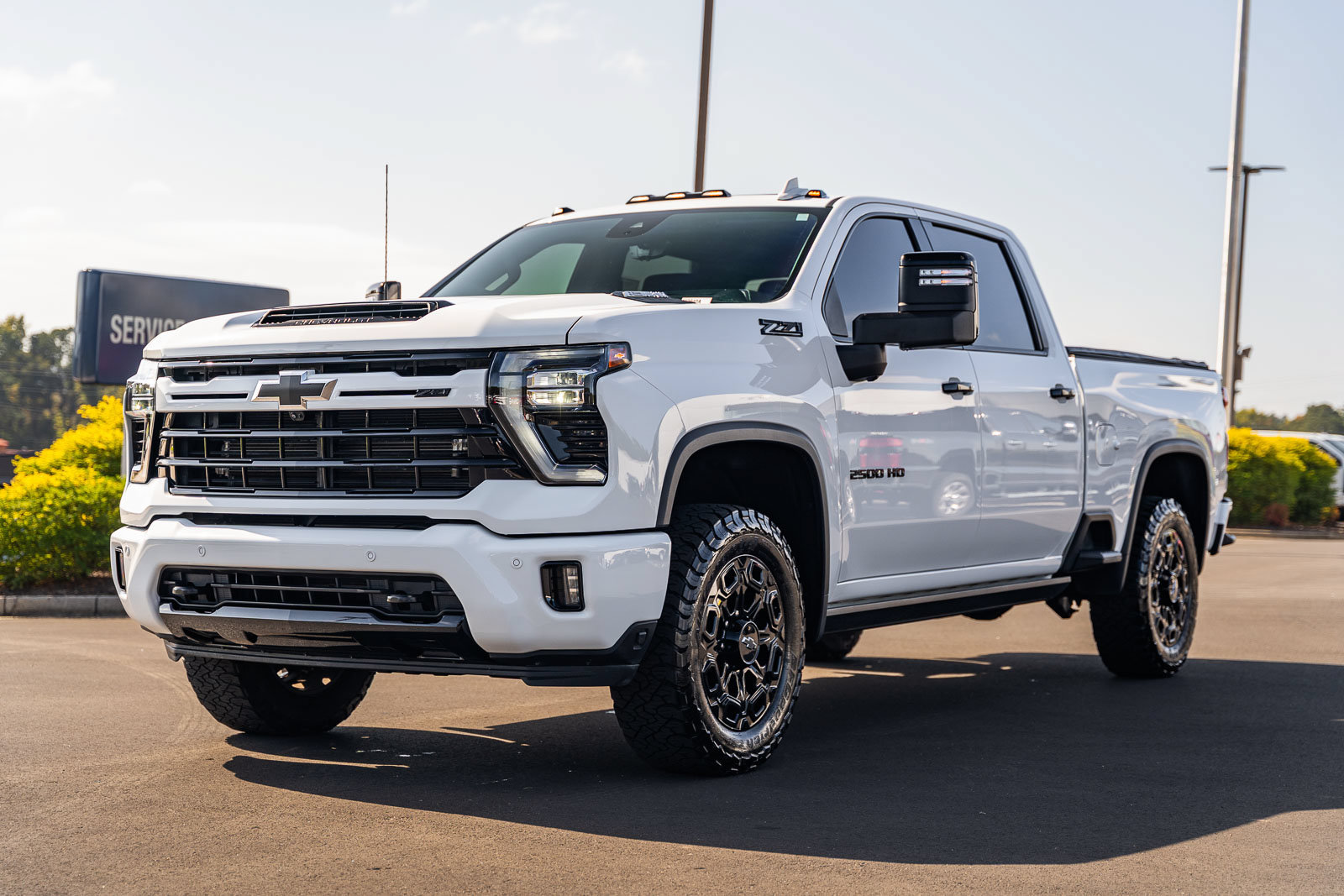 Used 2024 Chevrolet Silverado 2500 LTZ w/ LTZ Plus Package AWD/4WD image 3