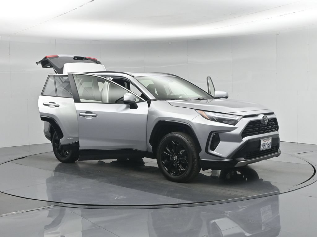 Used 2025 Toyota RAV4 SE AWD/4WD image 35
