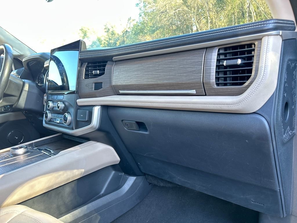 Certified 2024 Ford Expedition Limited image 17