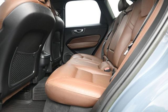 Used 2023 Volvo XC60 B5 Plus w/ Climate Package AWD/4WD image 5