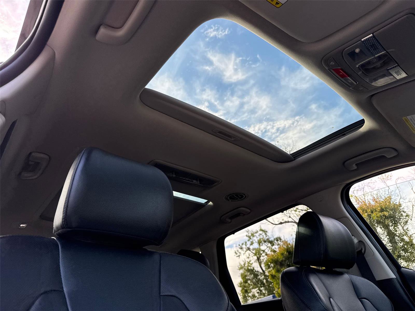 Used 2023 Kia Telluride SX AWD/4WD image 15