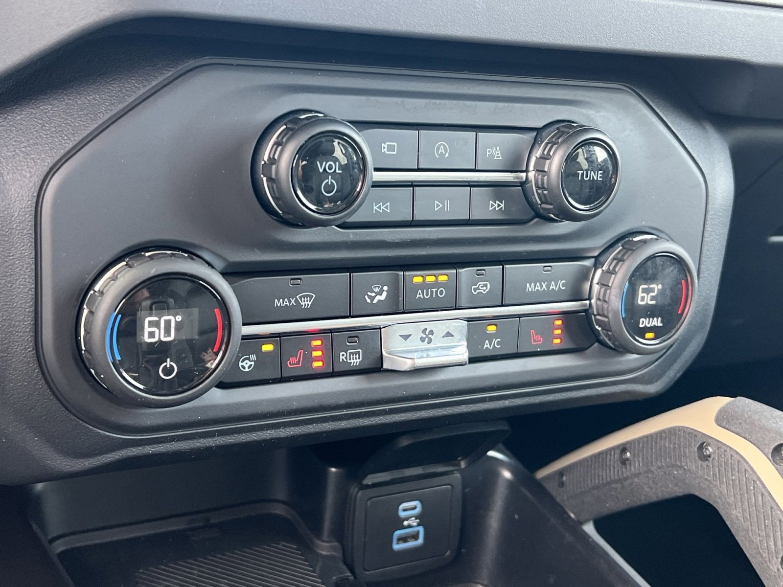 Certified 2025 Ford Bronco Badlands image 21