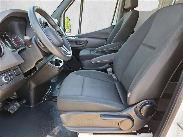 Used 2023 Mercedes-Benz Sprinter 1500 image 15