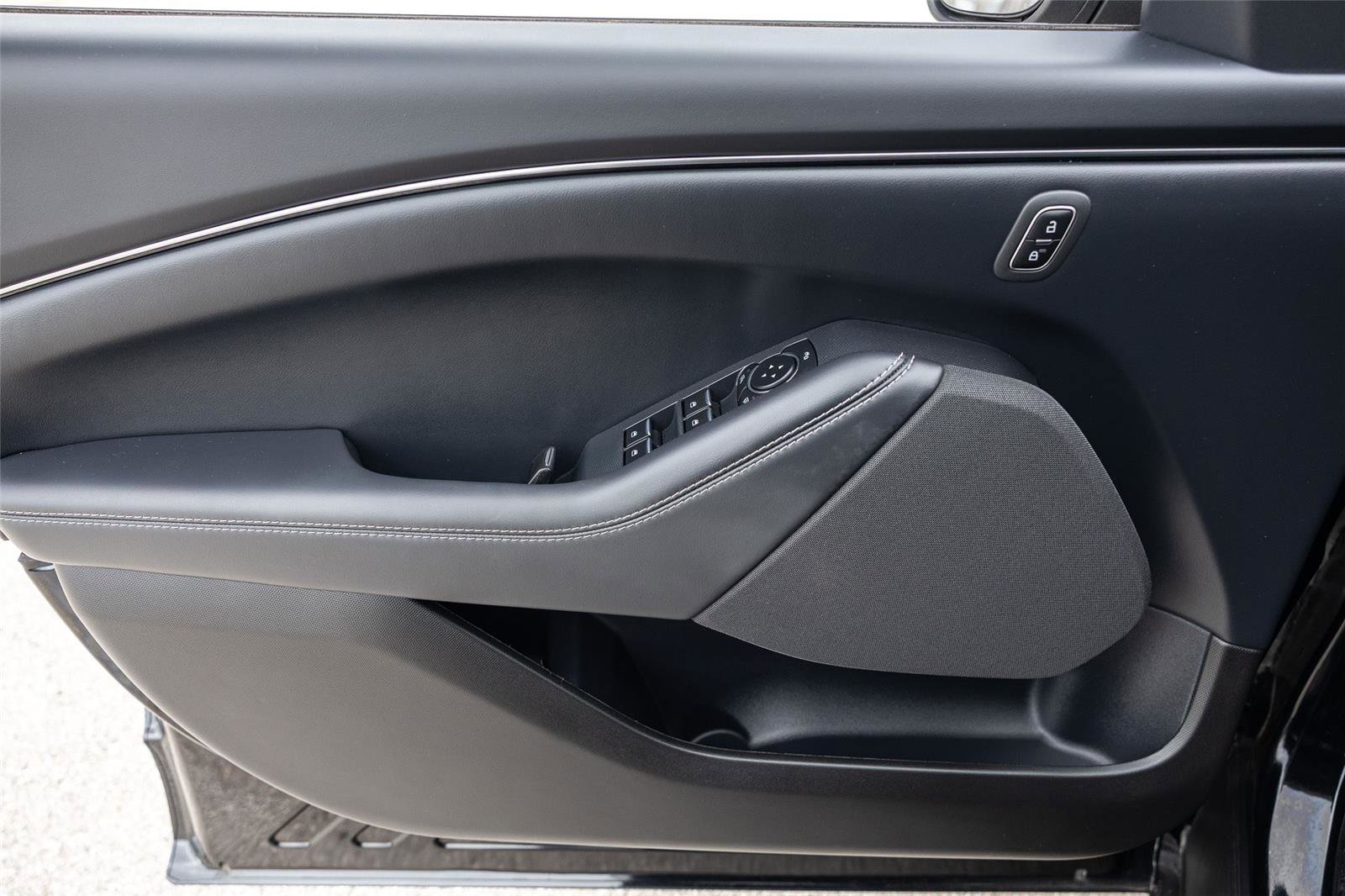 Certified 2025 Ford Mustang Mach-E Select RWD image 25