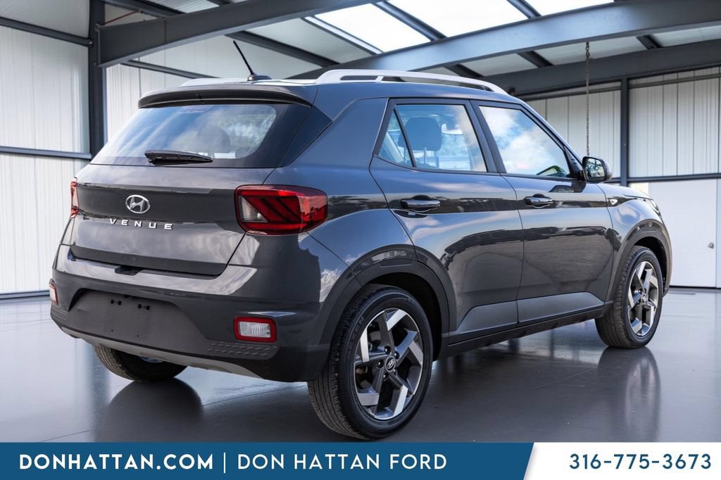 Used 2025 Hyundai Venue SEL FWD image 27