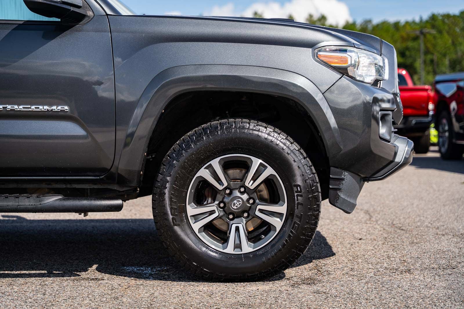 Used 2019 Toyota Tacoma TRD Sport RWD image 9