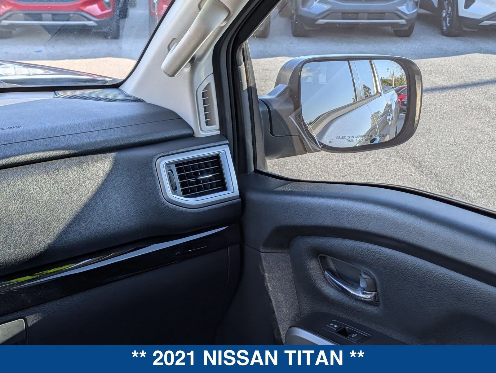 Used 2021 Nissan Titan SV w/ SV Convenience Package image 18