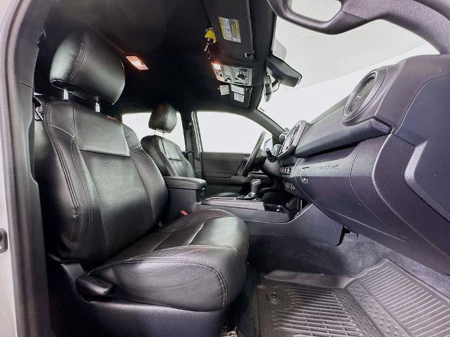 Used 2020 Toyota Tacoma TRD Off-Road w/ Technology Package AWD/4WD image 27
