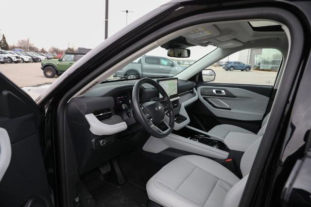 Certified 2025 Ford Explorer Platinum w/ LUX Leather Package image 24