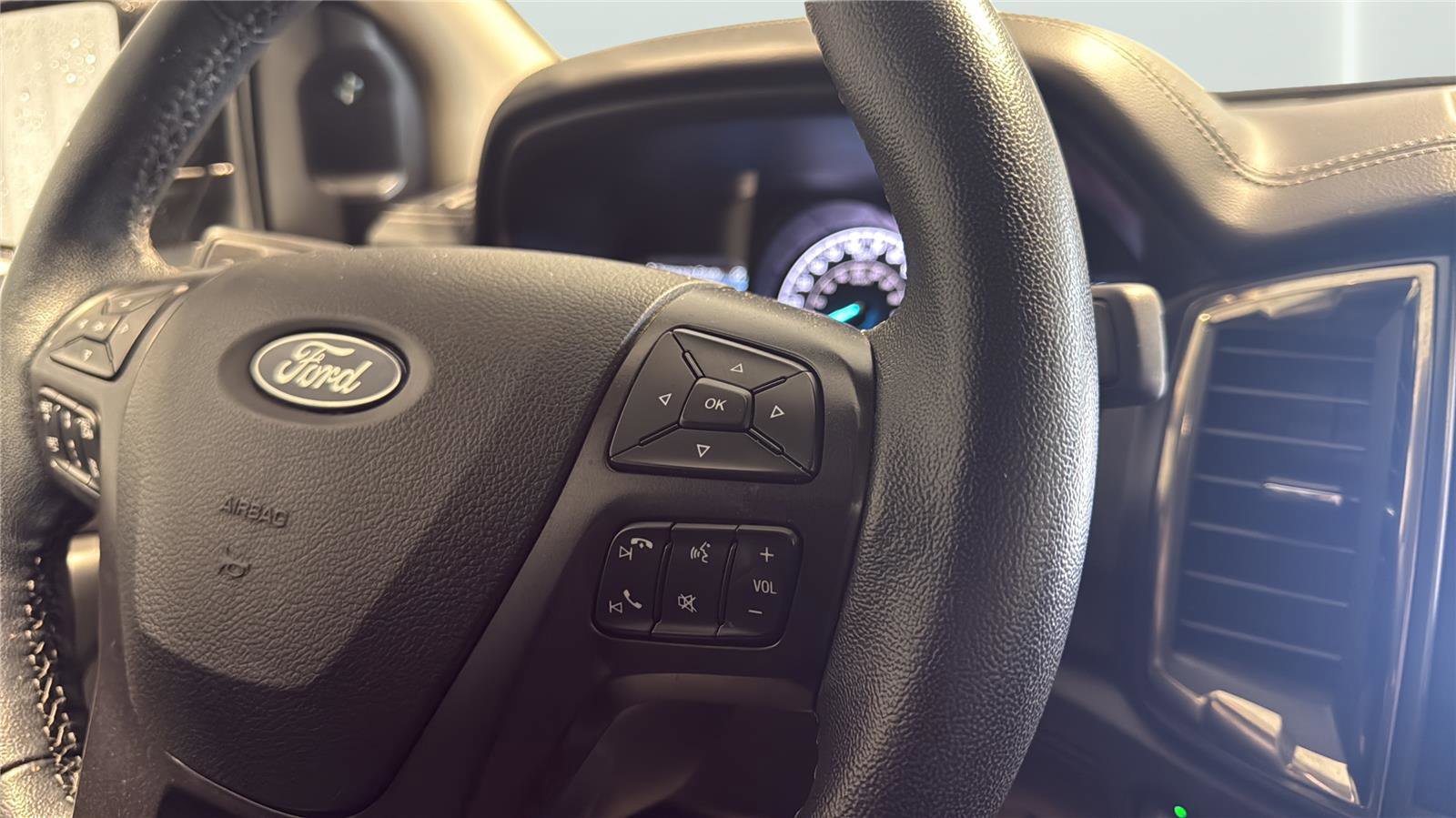 Certified 2023 Ford Ranger Lariat w/ Tremor Off-Road Package image 17