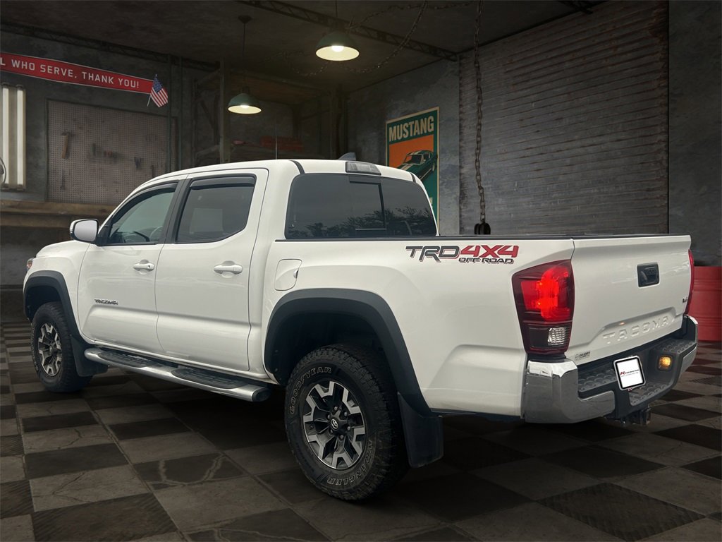 Used 2019 Toyota Tacoma TRD Off-Road image 4