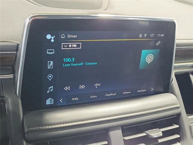 Used 2023 Chevrolet Suburban Premier image 16