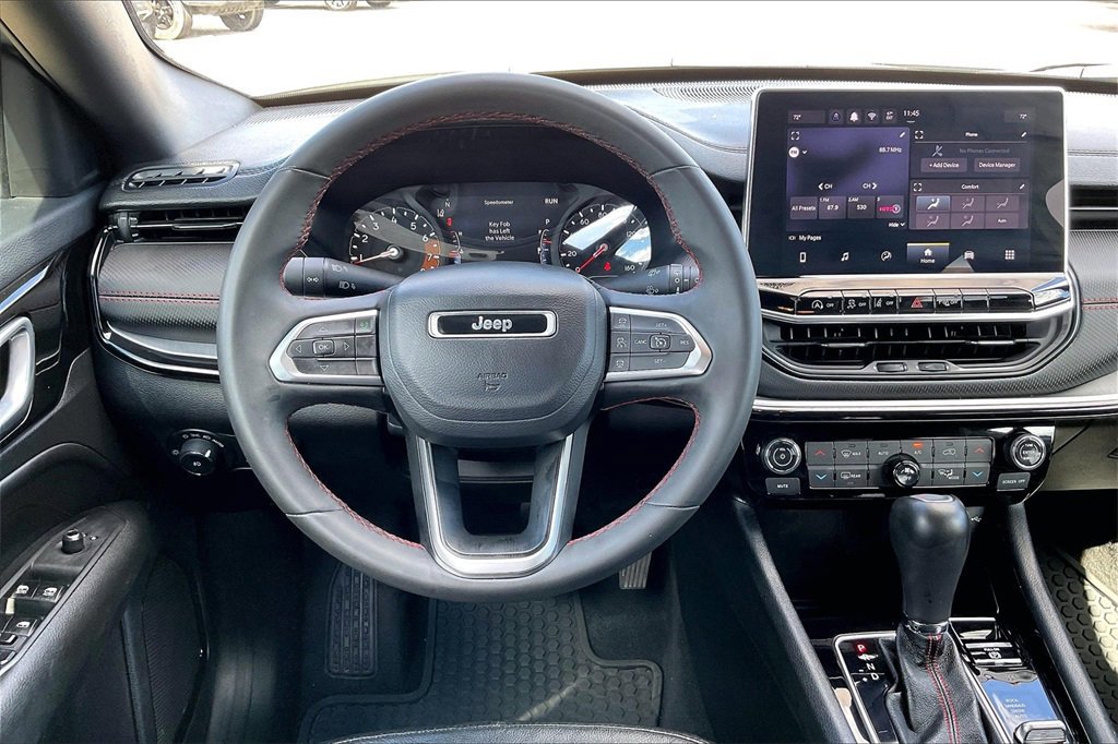 Used 2024 Jeep Compass Trailhawk image 8