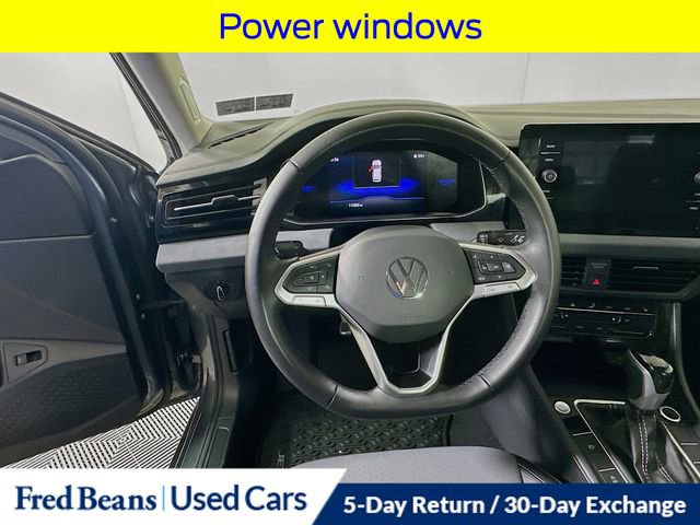 Used 2025 Volkswagen Jetta SE image 13