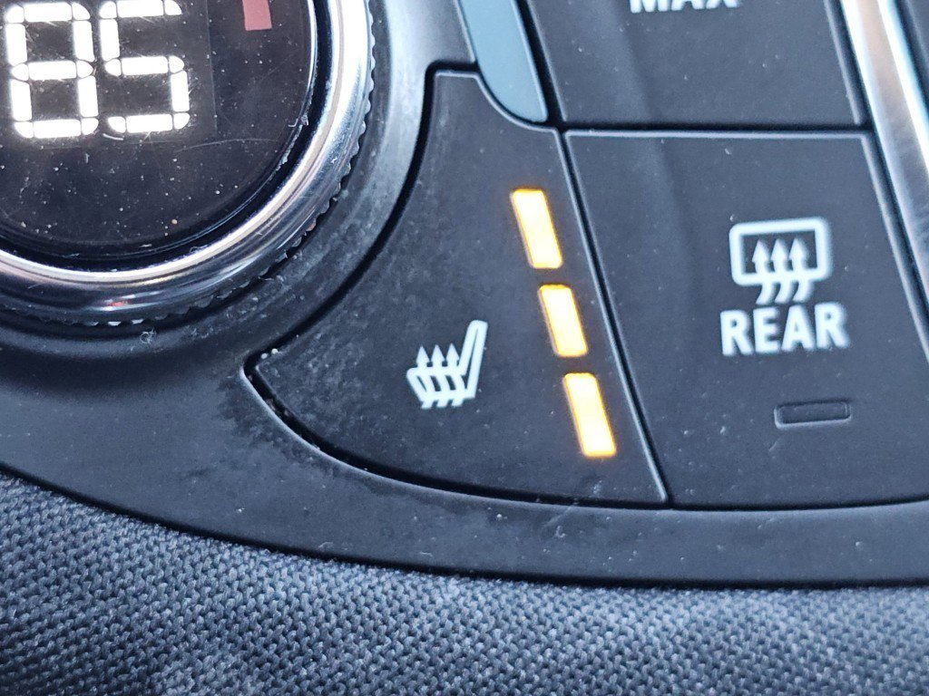 Used 2023 Chevrolet Malibu LT image 11