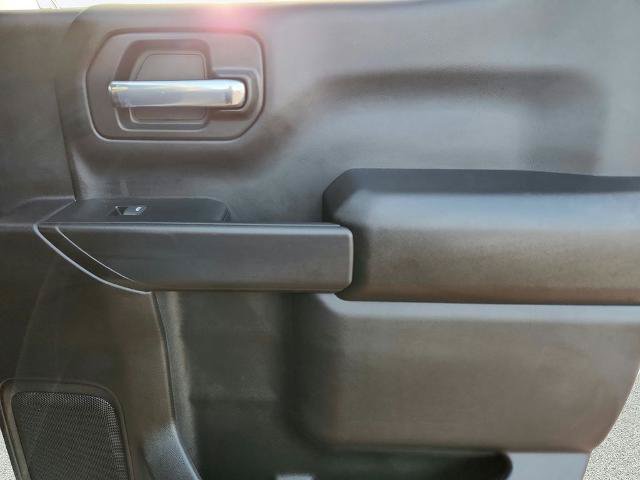 Used 2026 Chevrolet Silverado 1500 Custom w/ LPO, Dark Essentials Package RWD image 24